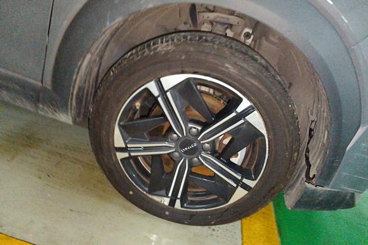 Used Lynk & Co 06 EM-P 2024 EM-P 126 Long-Range Max Right Front Wheel Hub