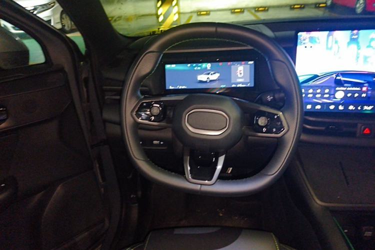 Used Lynk & Co 06 EM-P 2024 EM-P 126 Long-Range Max Steering Wheel