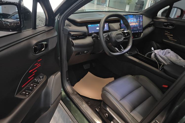 Used Lynk & Co 06 EM-P 2024 EM-P 126 Long-Range Max Driver Seat