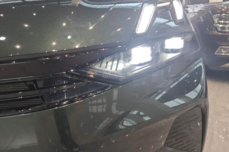 Used Lynk & Co 06 EM-P 2024 EM-P 126 Long-Range Max Left Front Headlight