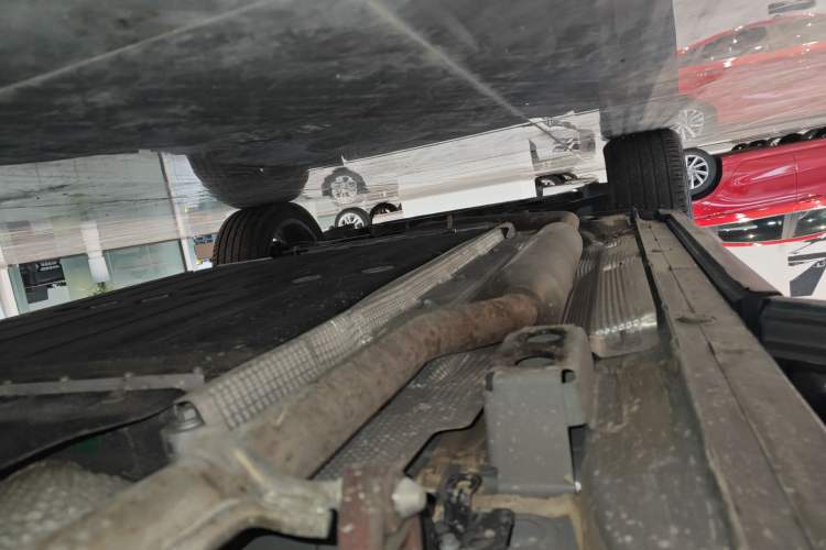 Used Lynk & Co 06 EM-P 2024 EM-P 126 Long-Range Max Left Side Sill
