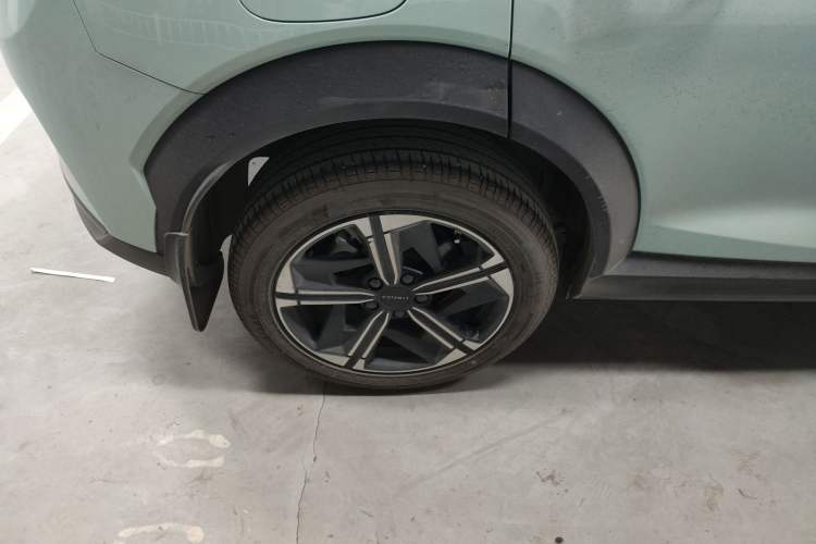 Used Lynk & Co 06 EM-P 2024 EM-P 126 Long-Range Max Right Rear Wheel Hub