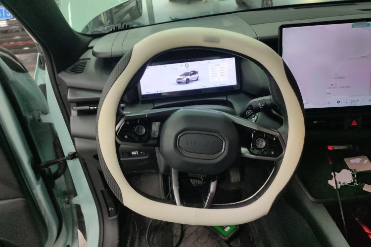 Used Lynk & Co 06 EM-P 2024 EM-P 126 Long-Range Max Steering Wheel