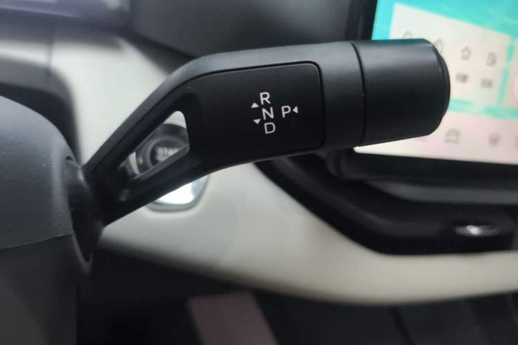 Used Lynk & Co 06 EM-P 2024 EM-P 126 Long-Range Max Gear Lever
