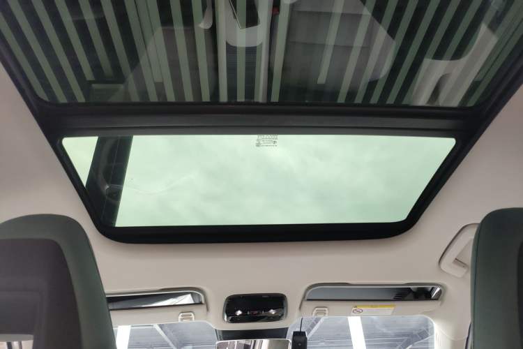 Used Lynk & Co 06 EM-P 2024 EM-P 126 Long-Range Max Headliner