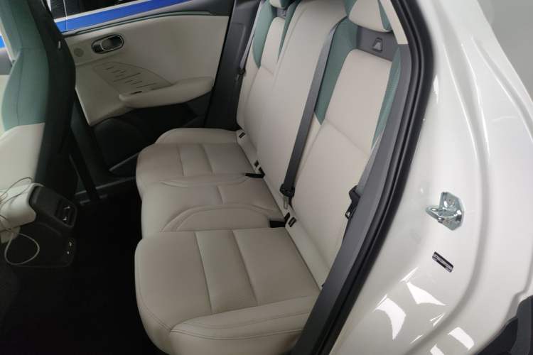 Used Lynk & Co 06 EM-P 2024 EM-P 126 Long-Range Max Left Rear Seat
