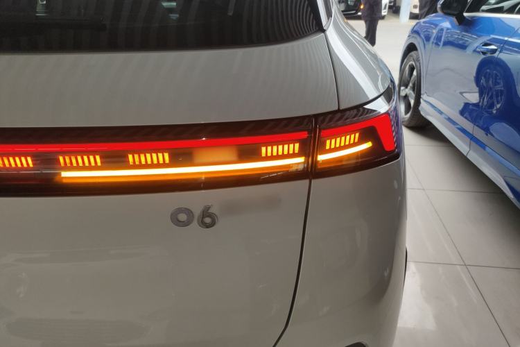 Used Lynk & Co 06 EM-P 2024 EM-P 126 Long-Range Max Right Rear Taillight