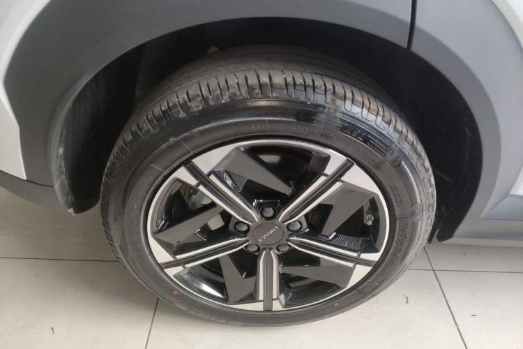 Used Lynk & Co 06 EM-P 2024 EM-P 126 Long-Range Max Right Rear Wheel Hub