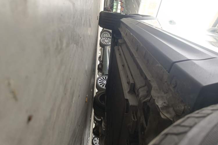 Used Lynk & Co 06 EM-P 2024 EM-P 126 Long-Range Max Right Side Sill