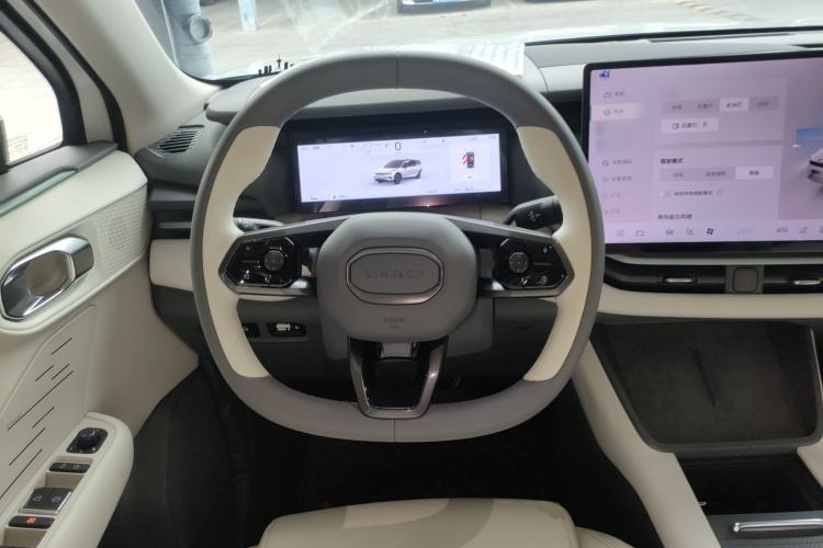 Used Lynk & Co 06 EM-P 2024 EM-P 126 Long-Range Max Steering Wheel
