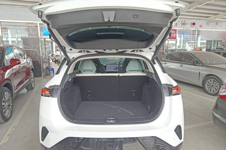 Used Lynk & Co 06 EM-P 2024 EM-P 126 Long-Range Max Trunk