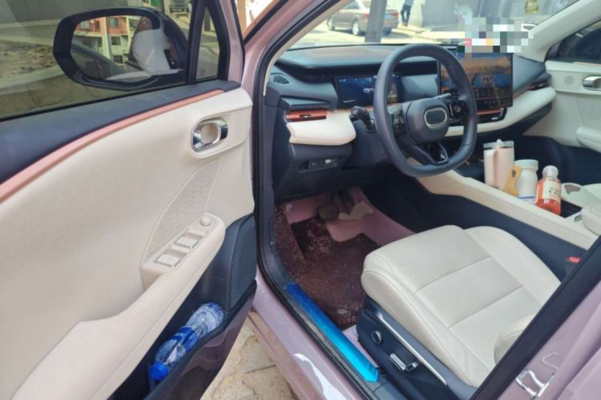 Used Lynk & Co 06 EM-P 2025 EM-P 126 Long-Range Halo Driver Seat