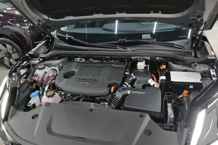 Used Lynk & Co 06 EM-P 2025 EM-P 126 Long-Range Halo Engine Bay