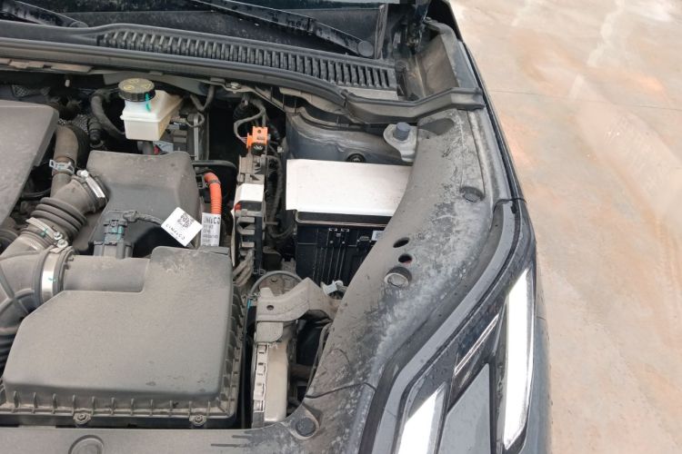 Used Lynk & Co 06 EM-P 2025 EM-P 126 Long-Range Max Engine Bay Left