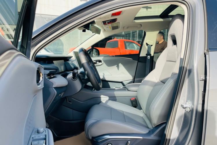 Used Lynk & Co 06 EM-P 2025 EM-P 126 Long-Range Halo Interior 14