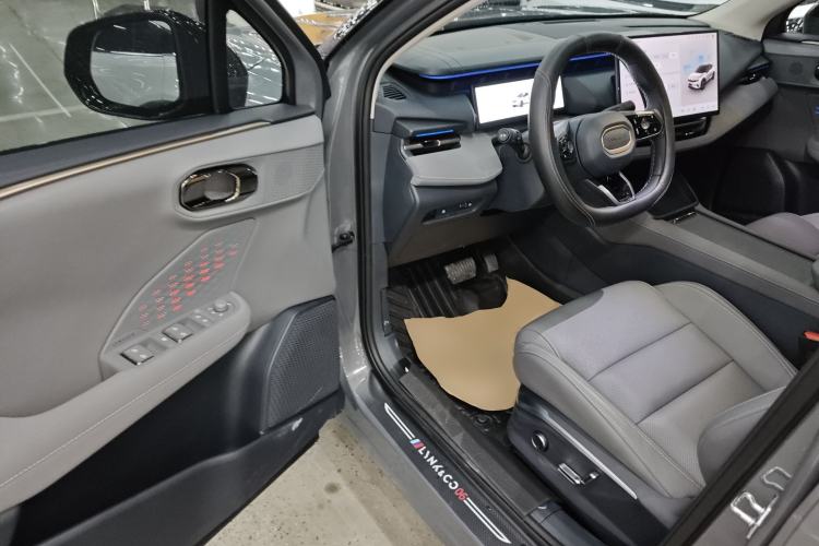 Used Lynk & Co 06 EM-P 2025 EM-P 126 Long-Range Halo Interior 3