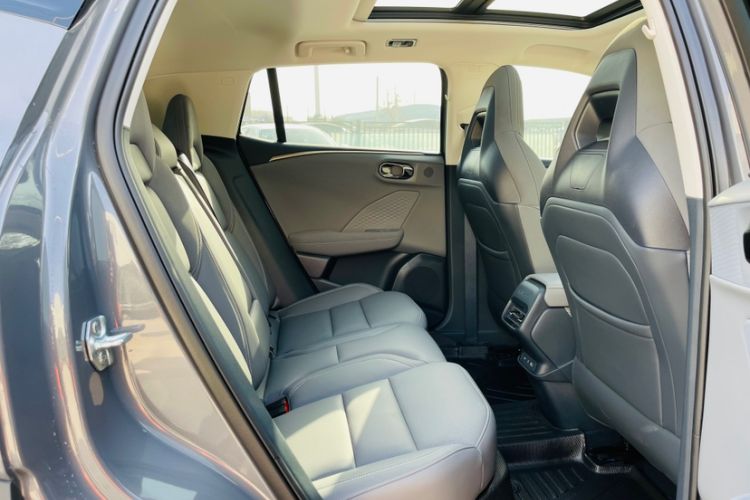 Used Lynk & Co 06 EM-P 2025 EM-P 126 Long-Range Halo Interior 6