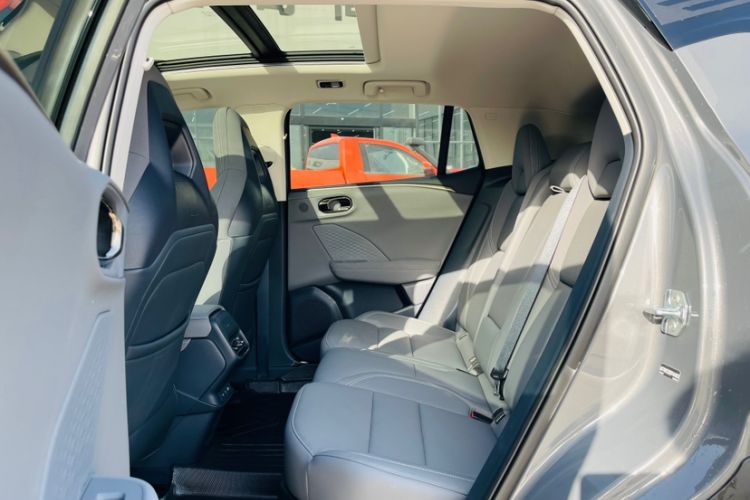 Used Lynk & Co 06 EM-P 2025 EM-P 126 Long-Range Halo Interior 7
