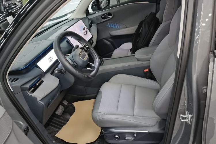 Used Lynk & Co 06 EM-P 2025 EM-P 126 Long-Range Halo Left Front Seat