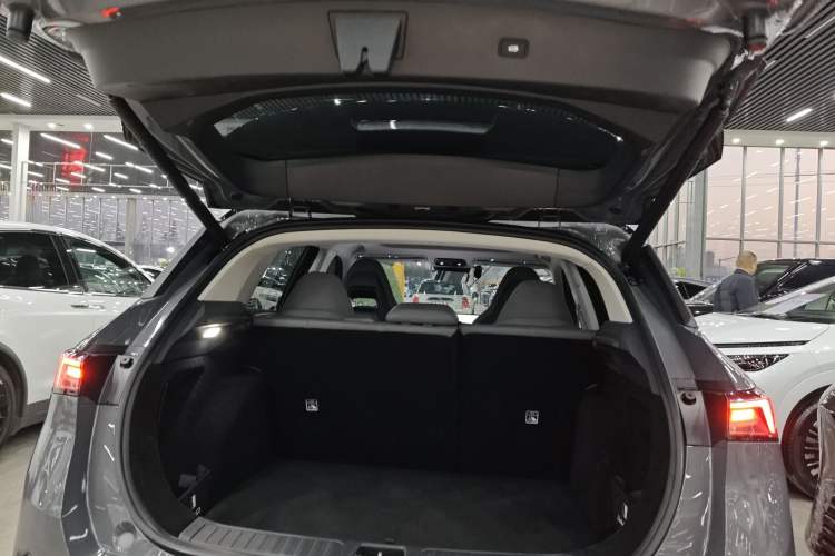 Used Lynk & Co 06 EM-P 2025 EM-P 126 Long-Range Halo Trunk