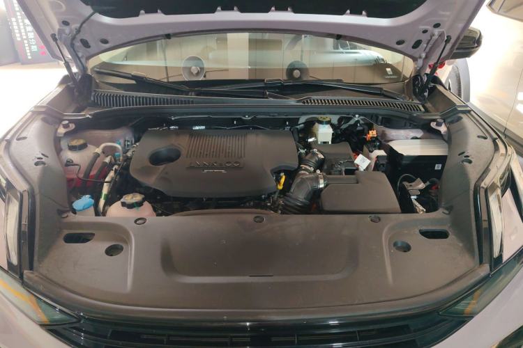 Used Lynk & Co 06 EM-P 2025 EM-P 126 Long-Range Halo Engine Bay
