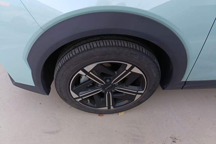 Used Lynk & Co 06 EM-P 2025 EM-P 126 Long-Range Halo Exterior 7