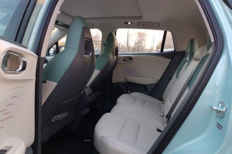 Used Lynk & Co 06 EM-P 2025 EM-P 126 Long-Range Halo Interior 4