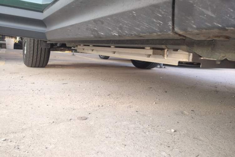 Used Lynk & Co 06 EM-P 2025 EM-P 126 Long-Range Halo Right Side Sill