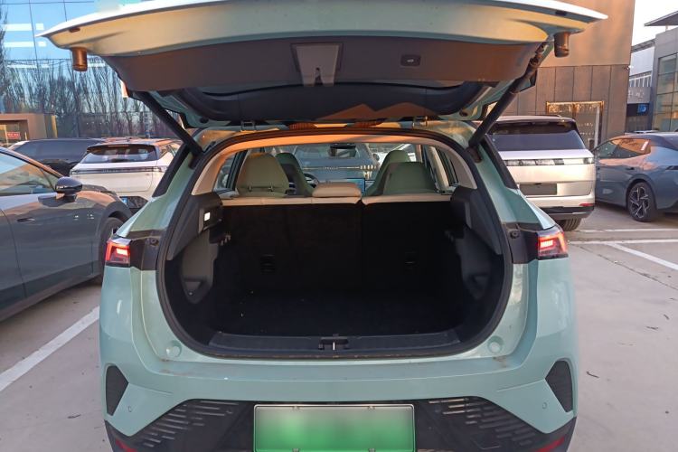 Used Lynk & Co 06 EM-P 2025 EM-P 126 Long-Range Halo Trunk