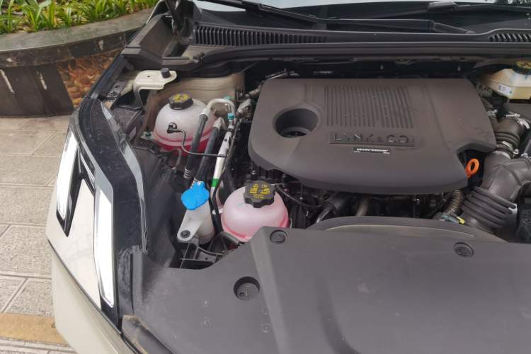 Used Lynk & Co 06 EM-P 2025 EM-P 126 Long-Range Halo Engine Bay Right