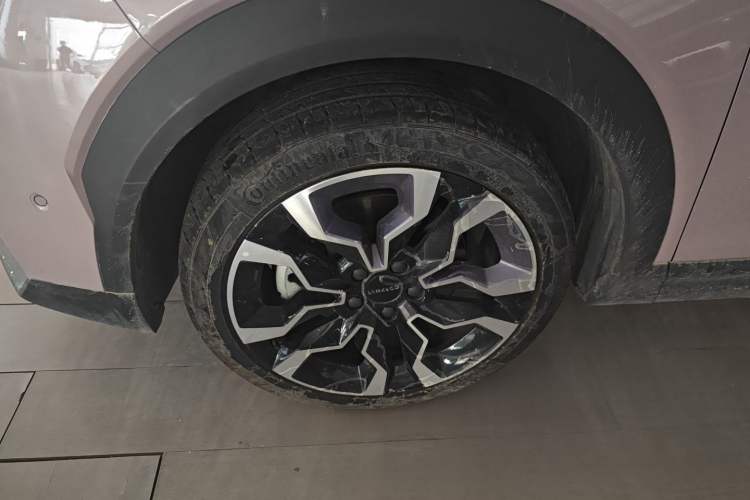 Used Lynk & Co 06 EM-P 2025 EM-P 126 Long-Range Halo Exterior 7