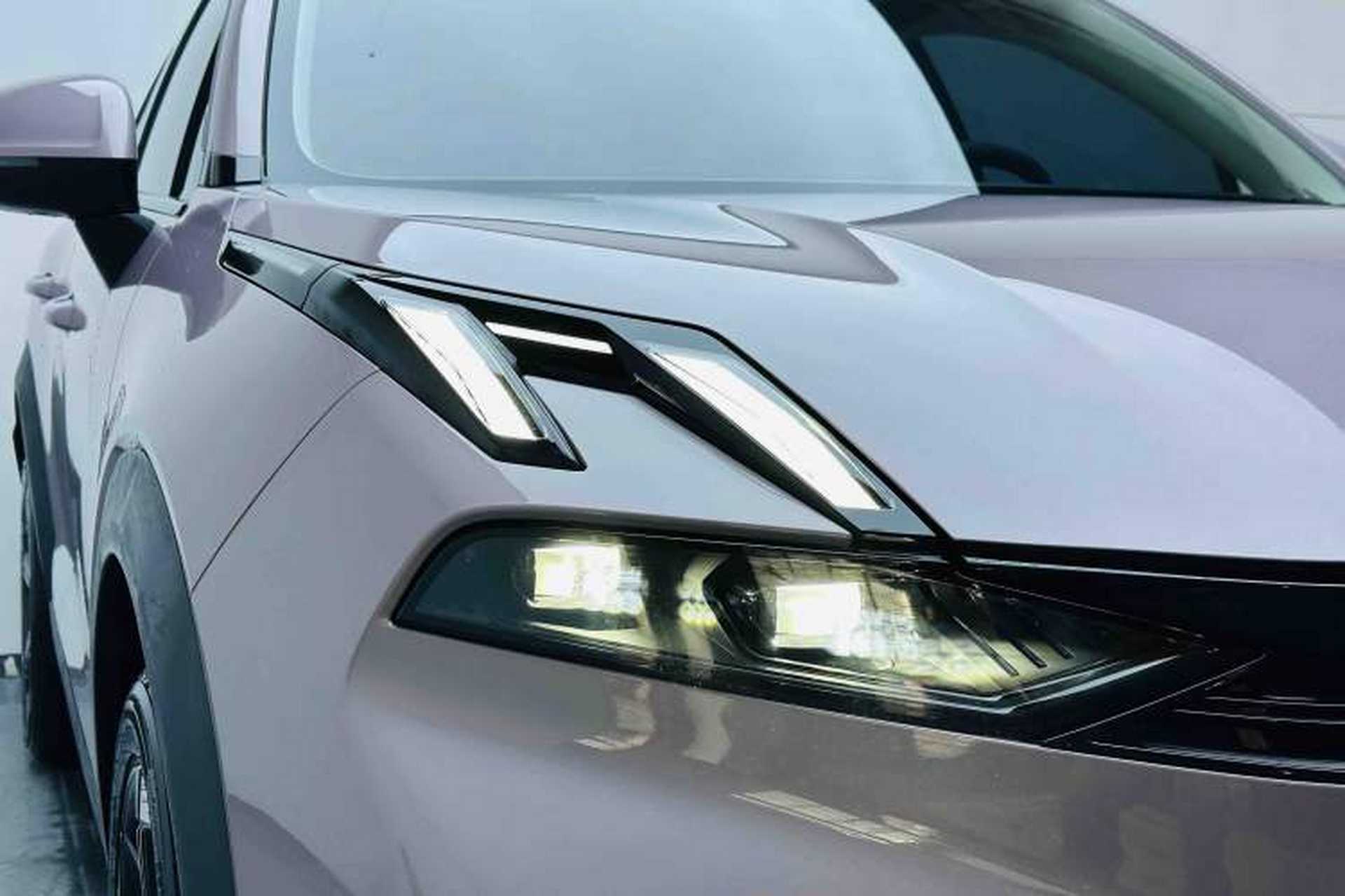 Used Lynk & Co 06 EM-P 2025 EM-P 126 Long-Range Max Left Front Headlight