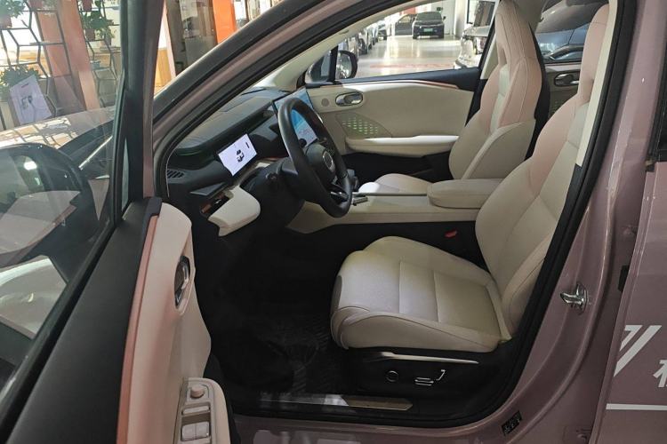 Used Lynk & Co 06 EM-P 2025 EM-P 126 Long-Range Halo Left Front Seat