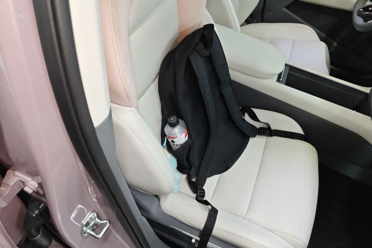 Used Lynk & Co 06 EM-P 2025 EM-P 126 Long-Range Halo Right Front Seat