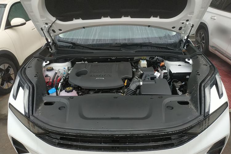 Used Lynk & Co 06 EM-P 2025 EM-P 126 Long-Range Halo Engine Bay