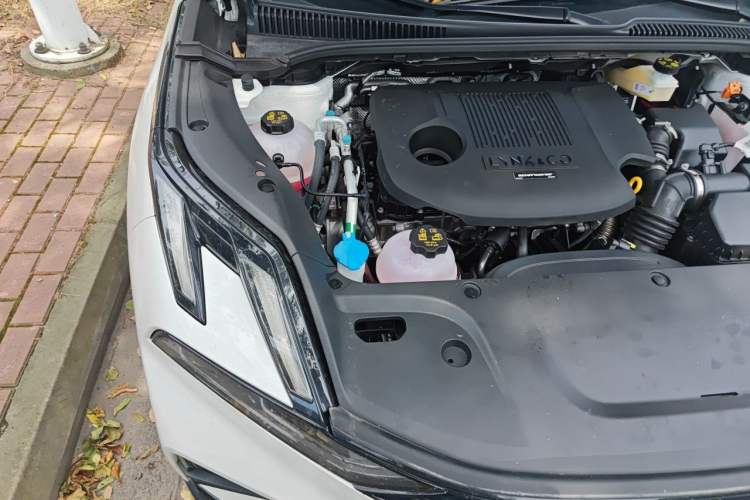 Used Lynk & Co 06 EM-P 2025 EM-P 126 Long-Range Halo Engine Bay Right