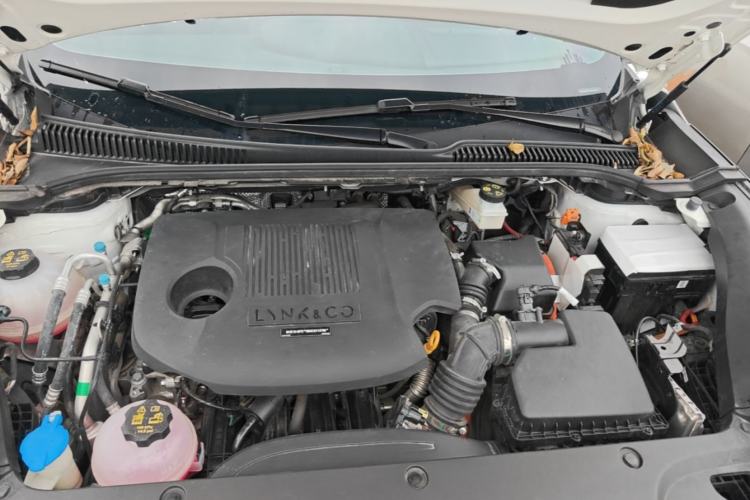 Used Lynk & Co 06 EM-P 2025 EM-P 126 Long-Range Halo Engine Bay