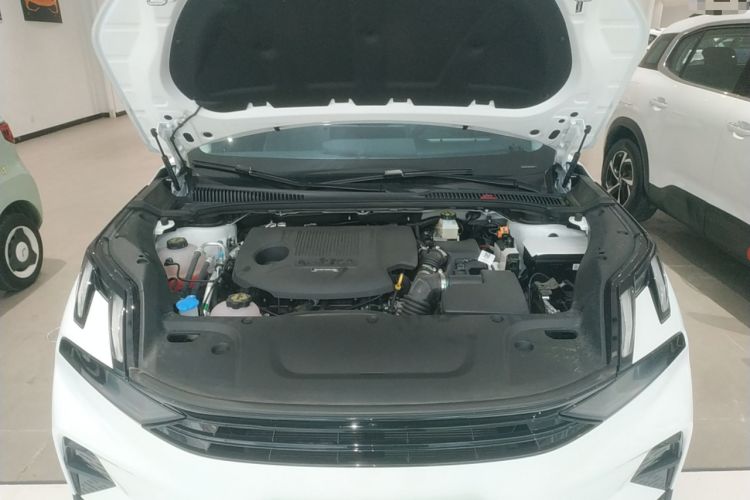 Used Lynk & Co 06 EM-P 2025 EM-P 126 Long-Range Max Engine Bay