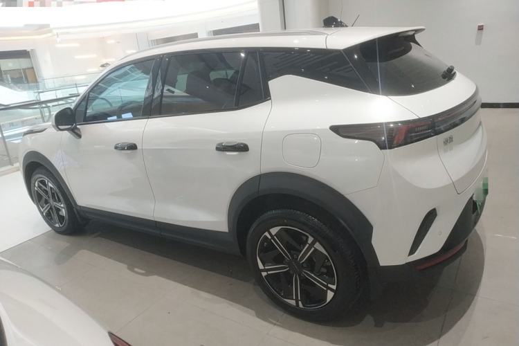Used Lynk & Co 06 EM-P 2025 EM-P 126 Long-Range Max Exterior 3