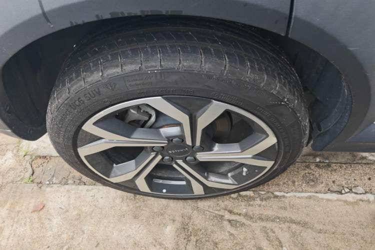 Used Lynk & Co 06 EM-P 2025 EM-P 126 Long-Range Halo Exterior 5
