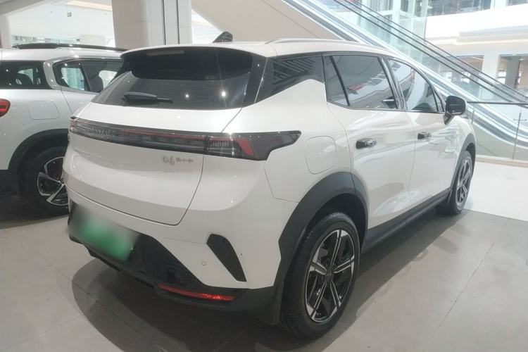Used Lynk & Co 06 EM-P 2025 EM-P 126 Long-Range Max Exterior 5