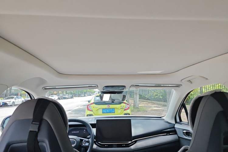 Used Lynk & Co 06 EM-P 2025 EM-P 126 Long-Range Halo Headliner