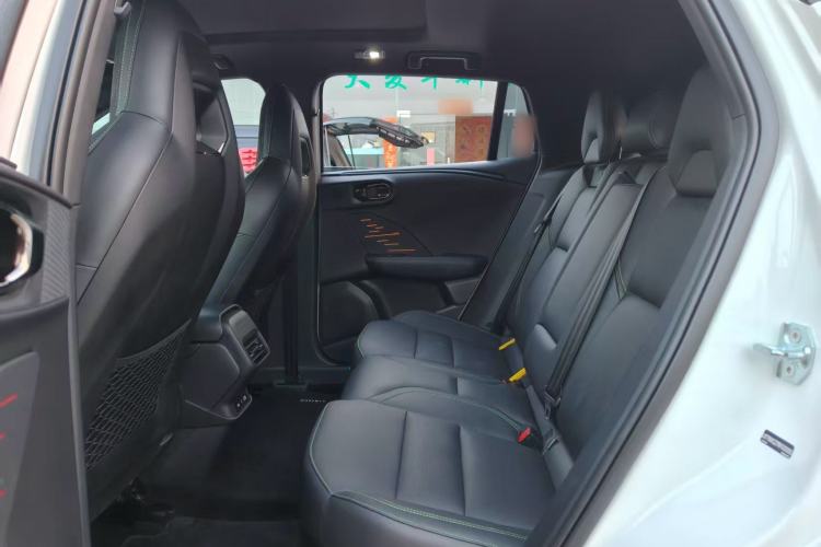 Used Lynk & Co 06 EM-P 2025 EM-P 126 Long-Range Halo Interior 3