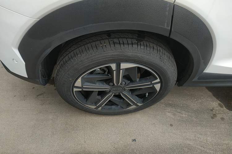 Used Lynk & Co 06 EM-P 2025 EM-P 126 Long-Range Halo Right Rear Wheel Hub
