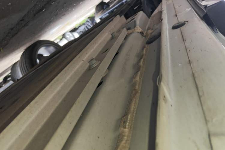 Used Lynk & Co 06 EM-P 2025 EM-P 126 Long-Range Halo Right Side Sill
