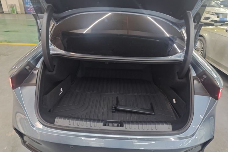 Used Lynk & Co 07 2024 EM-P 126 Long-Range Ultra Trunk