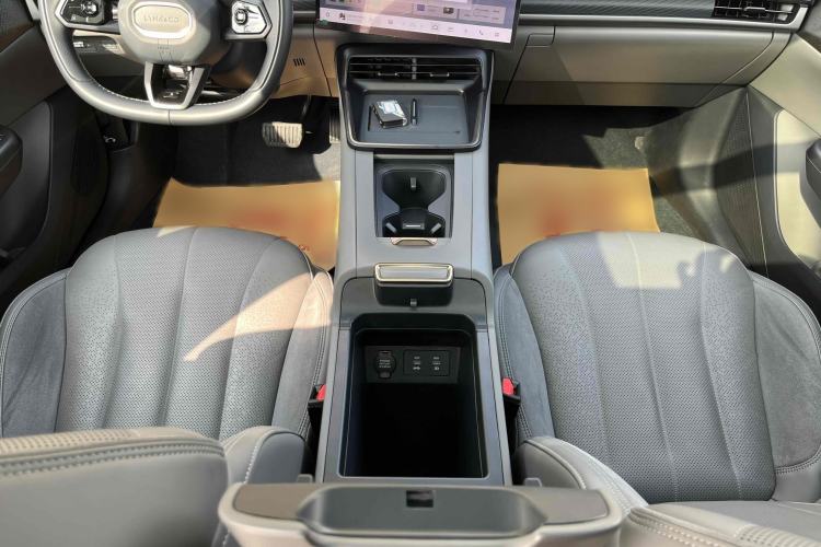 Used Lynk & Co 07 2024 EM-P 126 Long-Range Ultra Interior 6