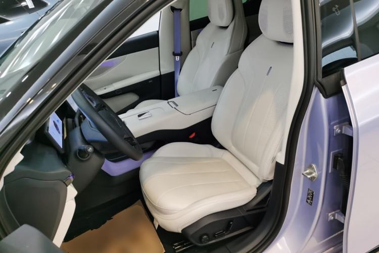 Used Lynk & Co 07 2024 EM-P 126 Long-Range Intelligent Driving Ultra Left Front Seat