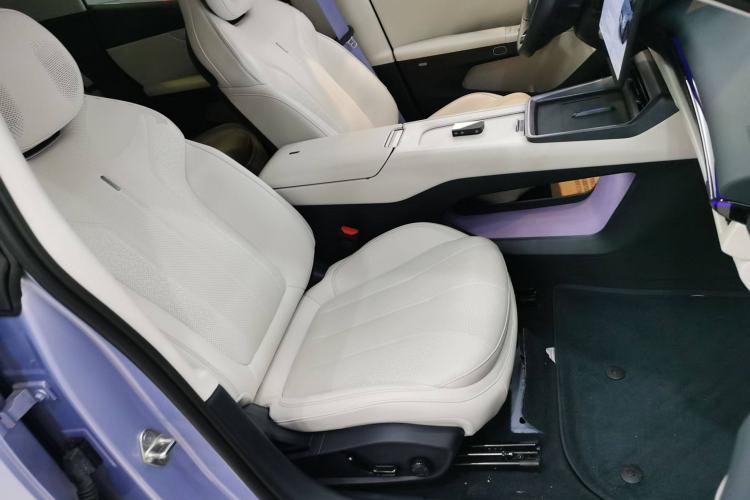Used Lynk & Co 07 2024 EM-P 126 Long-Range Intelligent Driving Ultra Right Front Seat