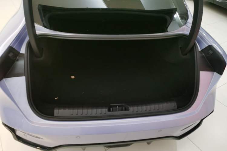 Used Lynk & Co 07 2024 EM-P 126 Long-Range Intelligent Driving Ultra Trunk